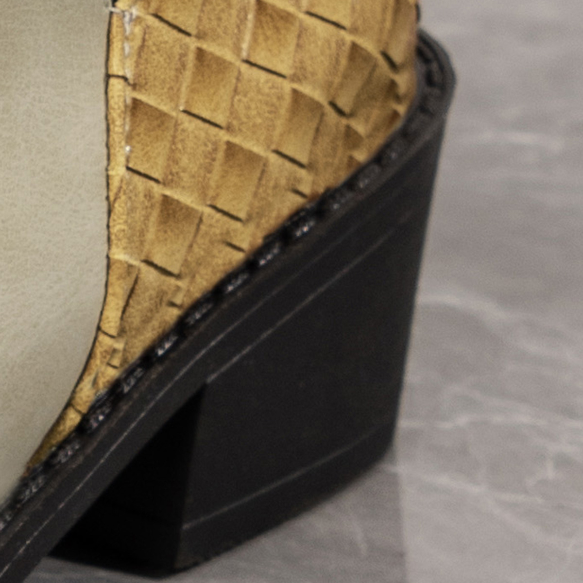 🌸🎉Trendy Must-Have! Only a Few Left!✨🥿💫Women's Commuter Lightweight Waterproof And Wear-Resistant Formal Boots