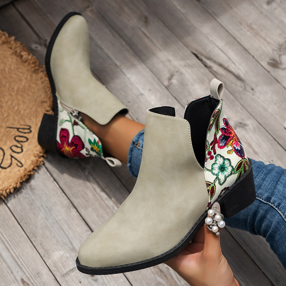 🌸🎉Trendy Must-Have! Only a Few Left!✨🥿💫Women's Commuter Lightweight Waterproof And Wear-Resistant Formal Boots