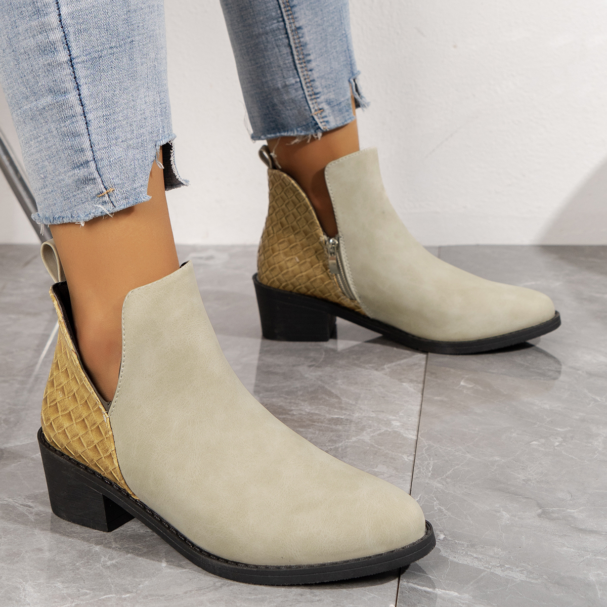 🌸🎉Trendy Must-Have! Only a Few Left!✨🥿💫Women's Commuter Lightweight Waterproof And Wear-Resistant Formal Boots