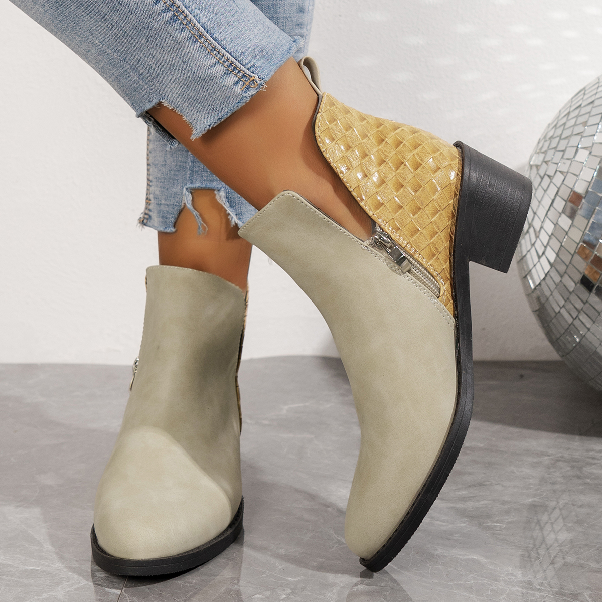 🌸🎉Trendy Must-Have! Only a Few Left!✨🥿💫Women's Commuter Lightweight Waterproof And Wear-Resistant Formal Boots
