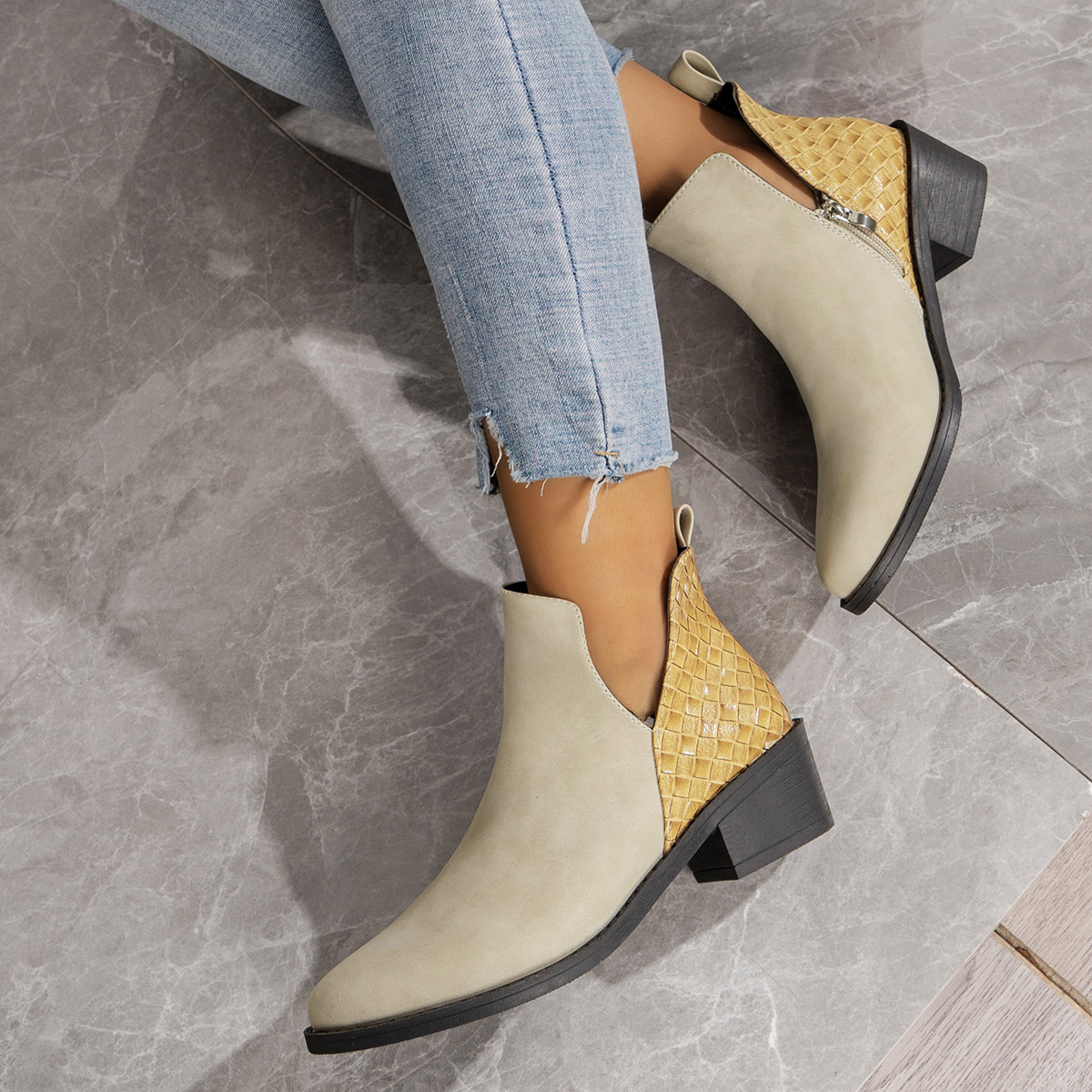🌸🎉Trendy Must-Have! Only a Few Left!✨🥿💫Women's Commuter Lightweight Waterproof And Wear-Resistant Formal Boots