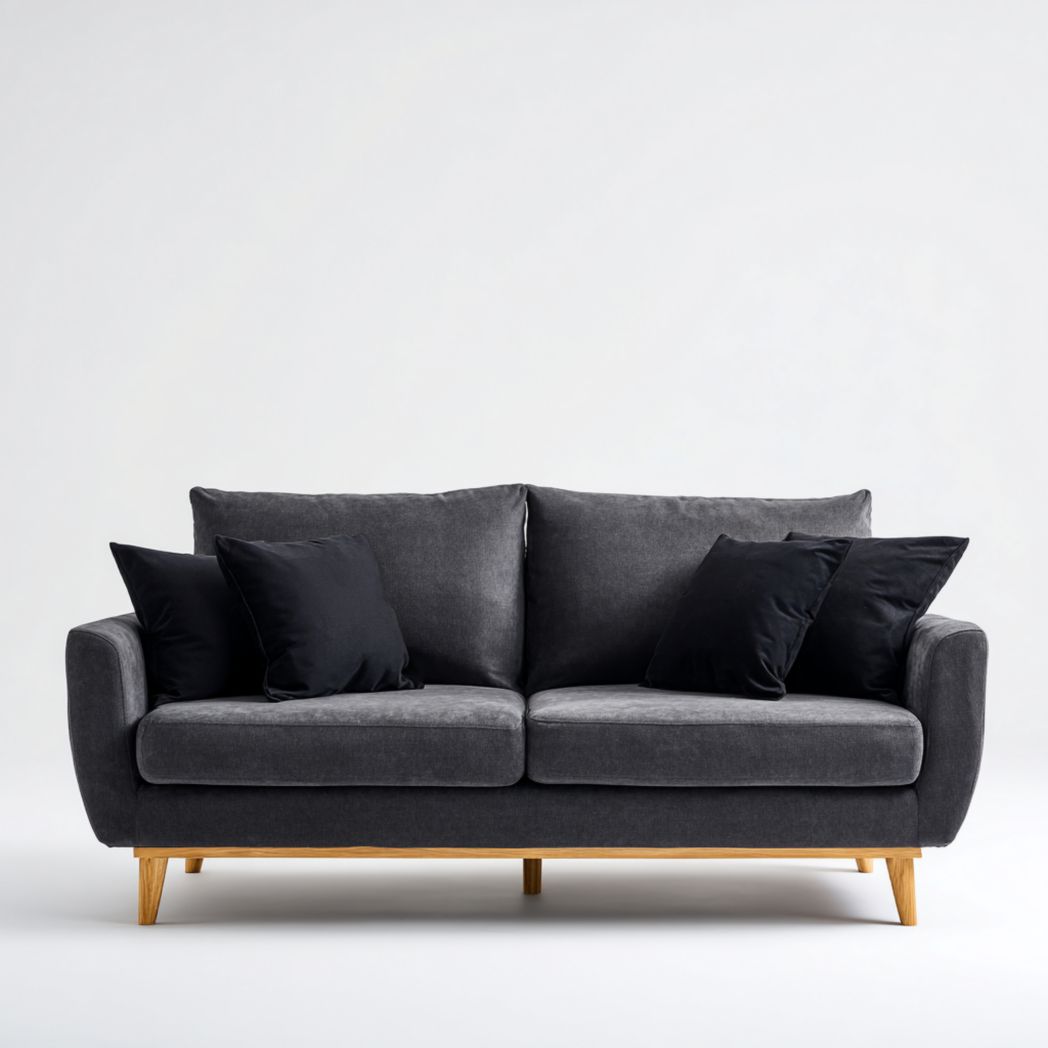 Canapé 2 places en tissu gris foncé avec coussins noirs et pieds en bois