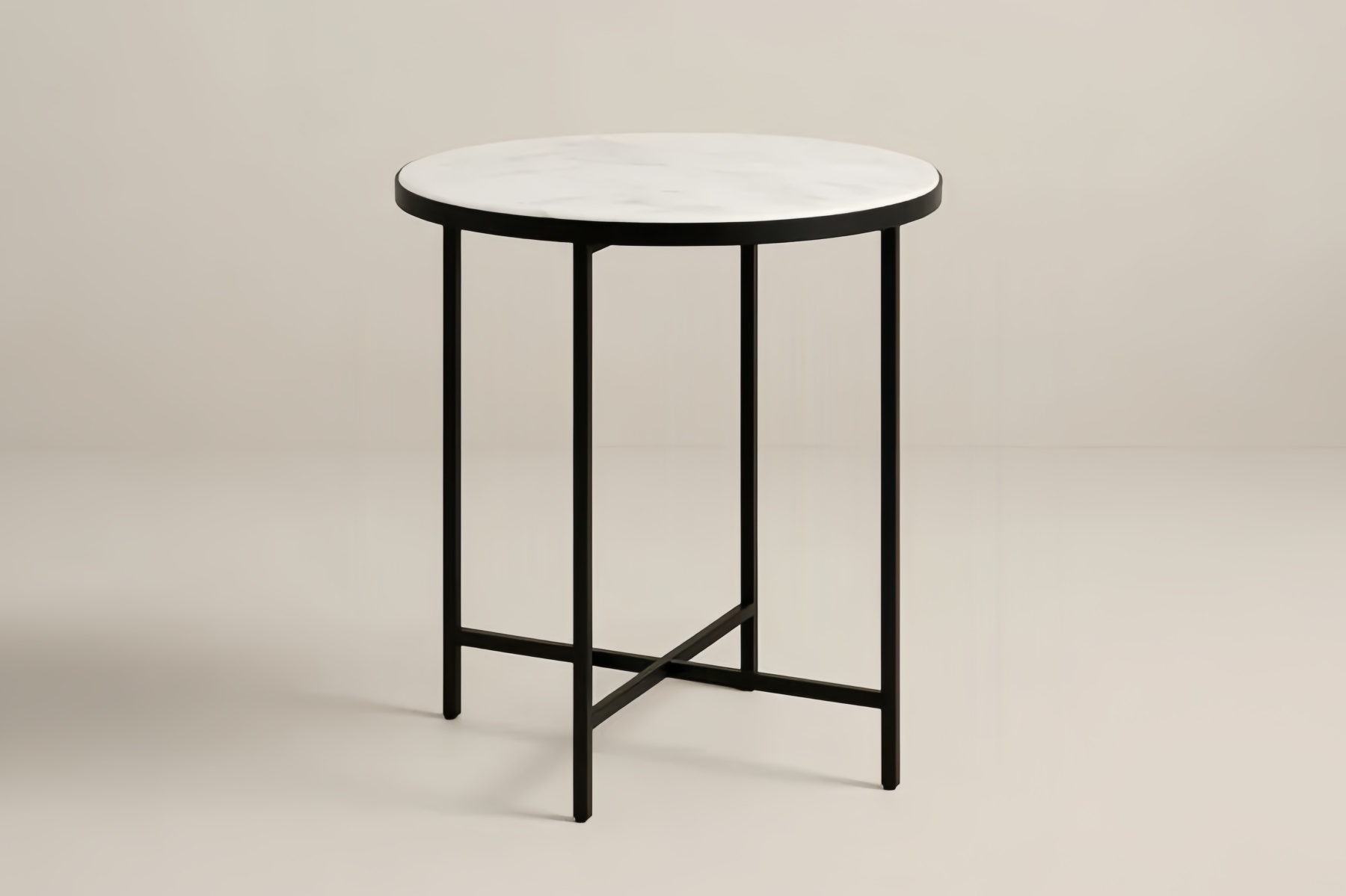 Tavolino Laterale Rotondo in Marmo Bianco con Struttura in Acciaio Nero, Effetto Marmo