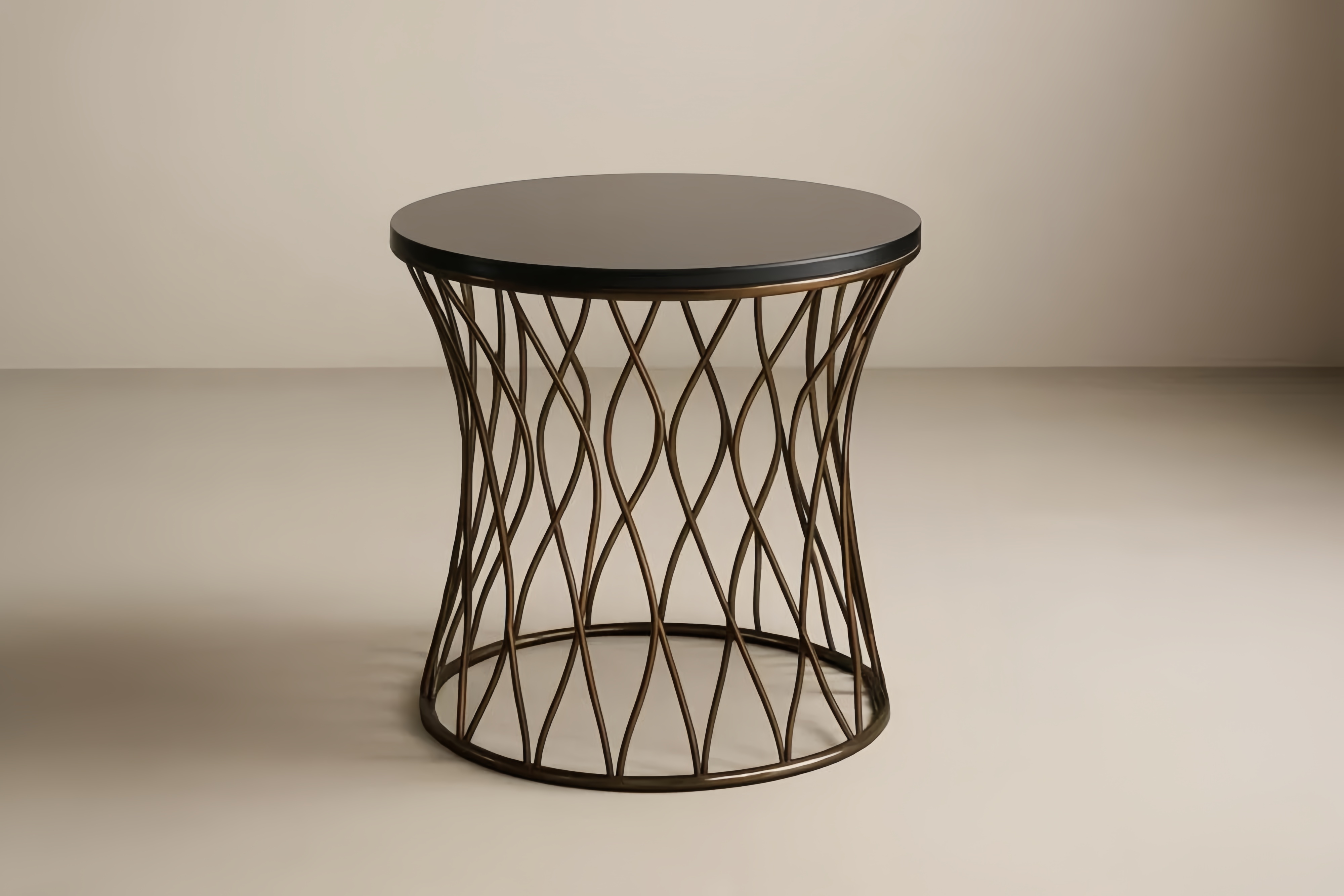 Tavolino da caffè rotondo in alluminio e MDF nero