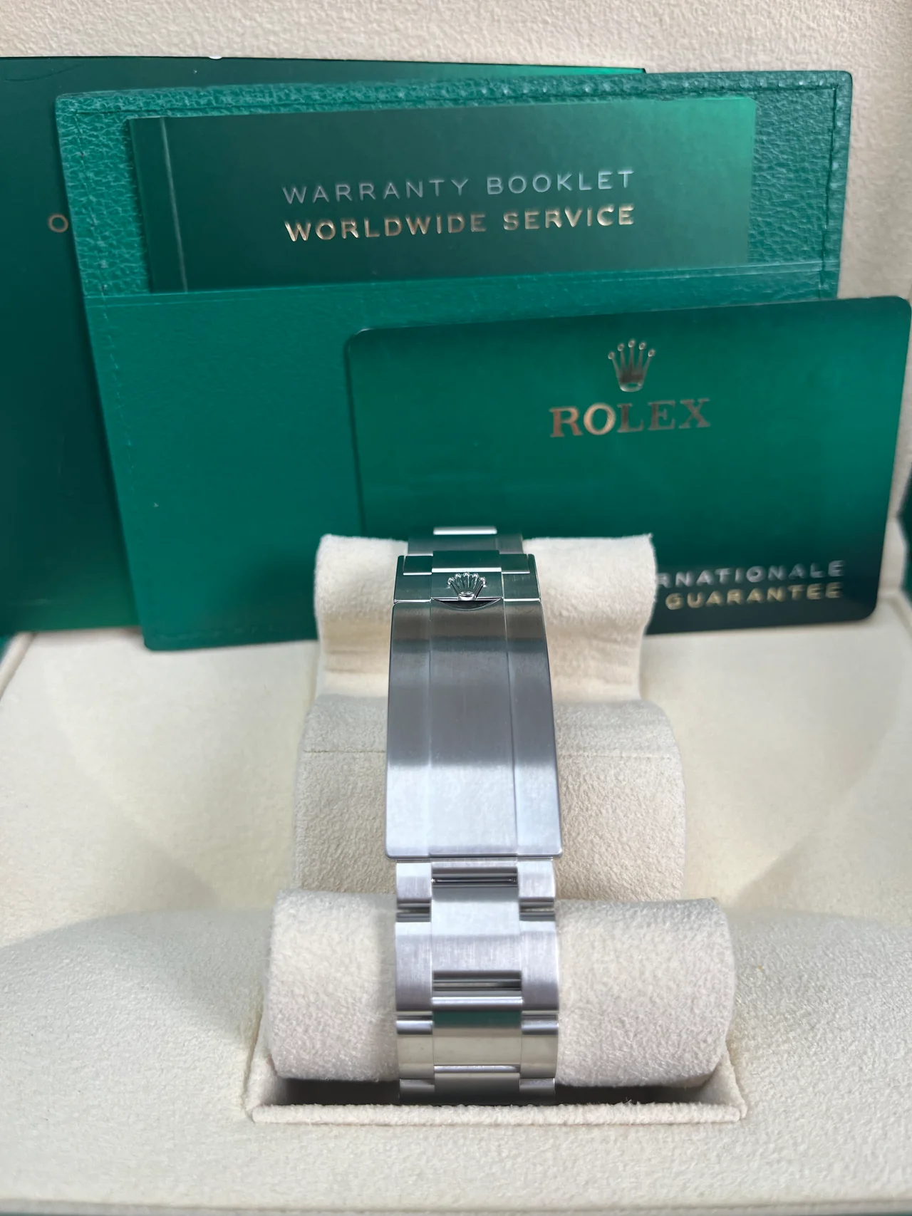 Rolex Submariner 41 mm-es rozsdamentes acél dátumos karóra – Fekete számlap (Hivatkozási szám: 126610LN)