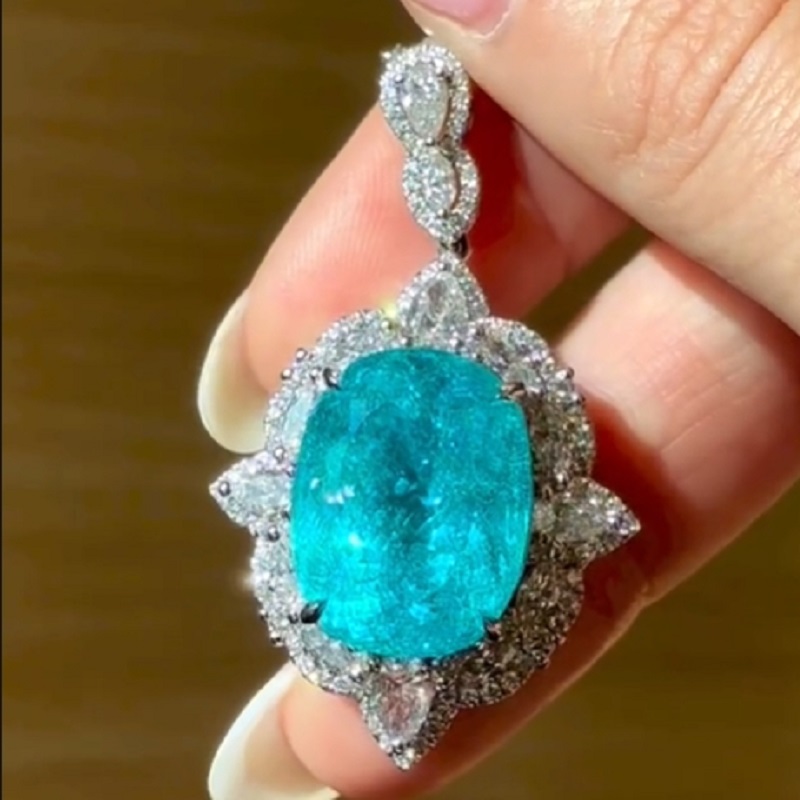 Sterling Silver Luxurious Paraiba Round With Oval Cut Necklace