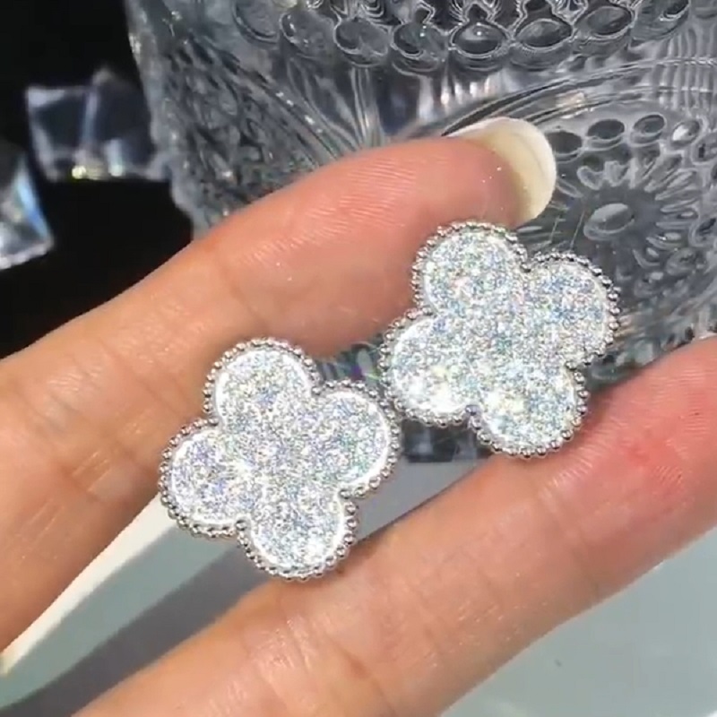 18k White Gold Frivole Diamond Earrings