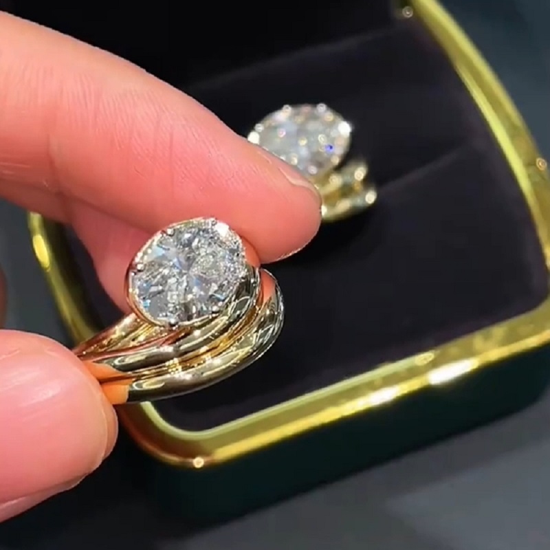 4.0 CT Round Cut 18K Gold Gorgeous Dome Freeform Style Solitaire Spiral Ring