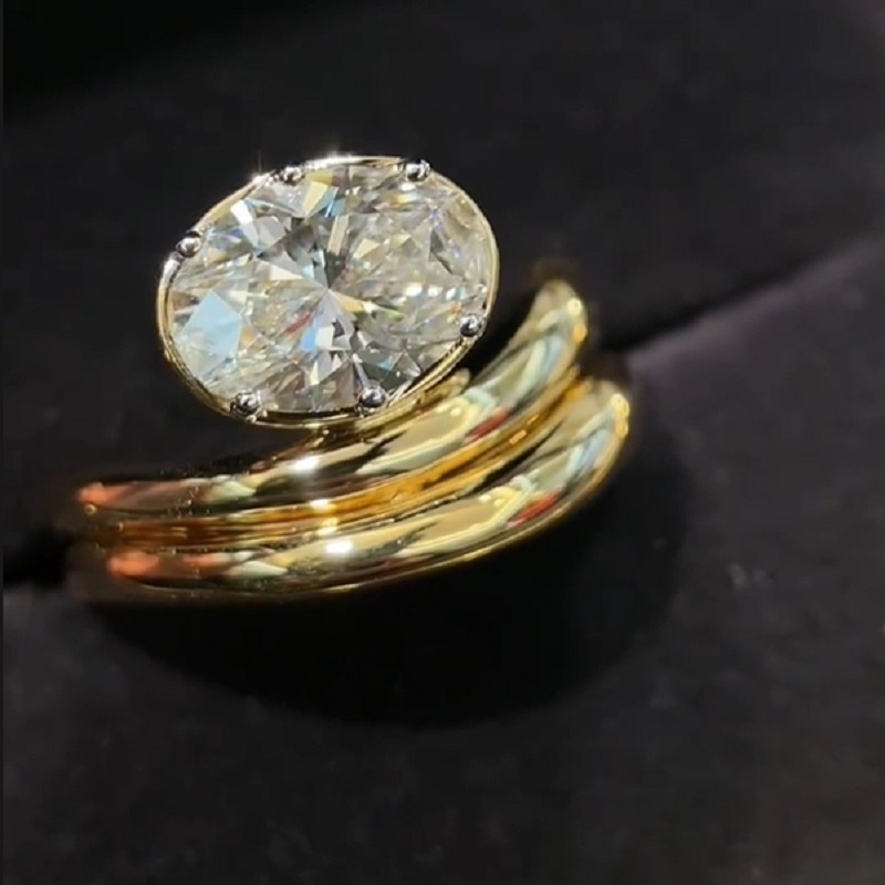 4.0 CT Round Cut 18K Gold Gorgeous Dome Freeform Style Solitaire Spiral Ring