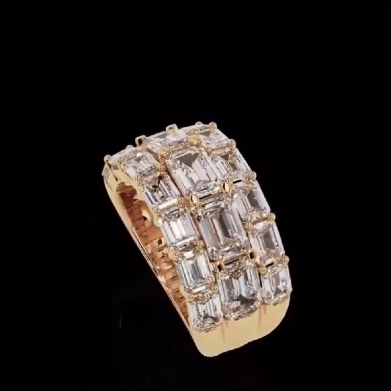 18K Yellow Gold Ring With 3.0CT Round Diamonds