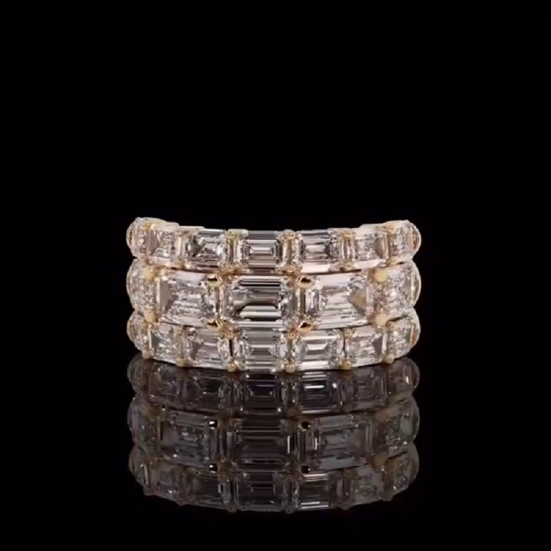 18K Yellow Gold Ring With 3.0CT Round Diamonds