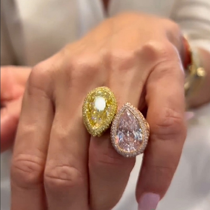 6.0CT Yellow And Pink Color Separation Double Pear Cut Diamonds Ring