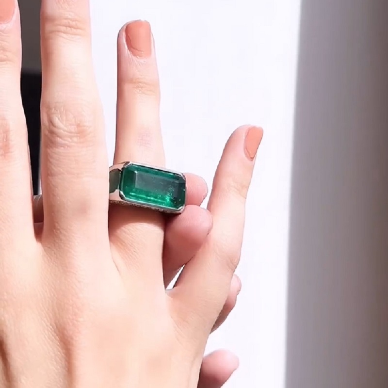 10.0CT Elegant Emerald Cut Diamond Engagement Ring