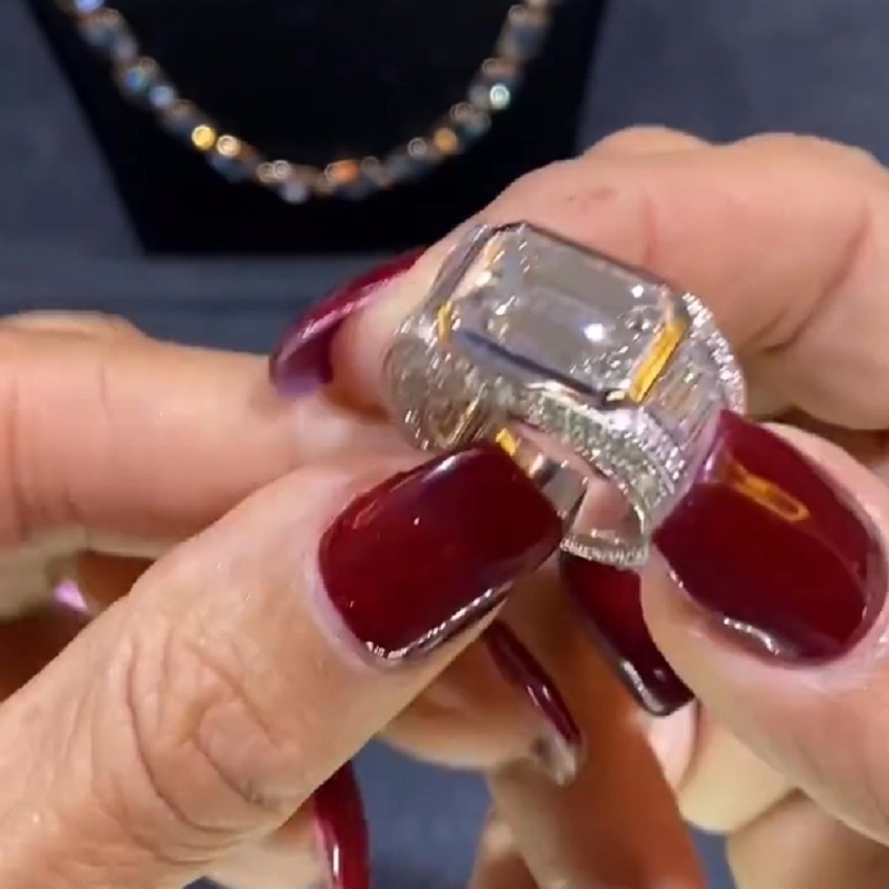 10.0CT Elegant Emerald Cut Diamond Engagement Ring