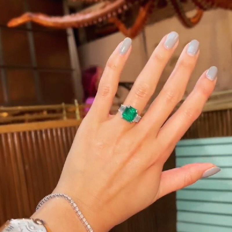 3.05CT Classic Three Stone Emerald Cut Side Diamond Platinum Ring