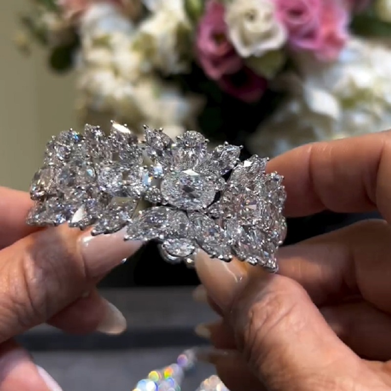 83.0 Carat Stunning Oval Cut Fancy Diamond Bracelet