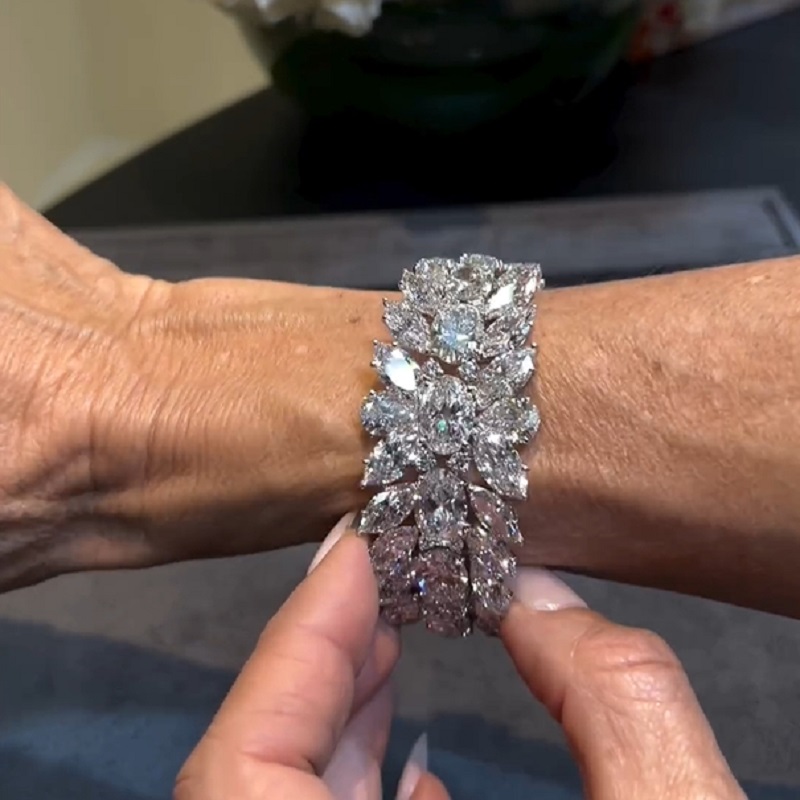 83.0 Carat Stunning Oval Cut Fancy Diamond Bracelet