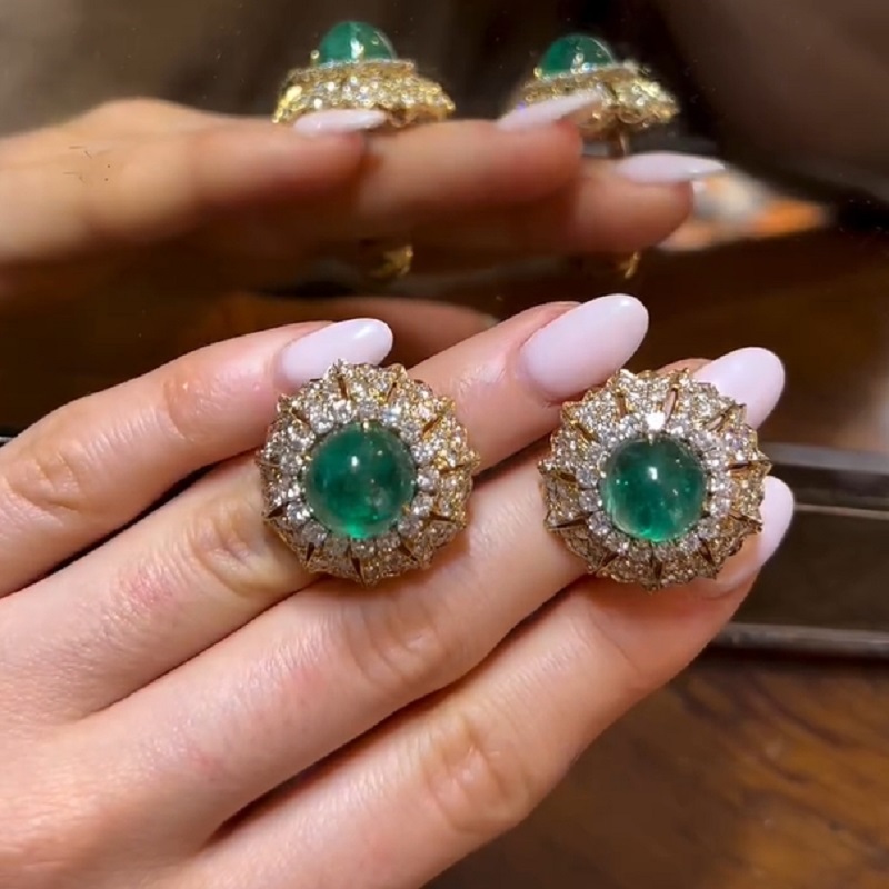 18K Yellow Gold Natural Round Cut Emerald Earrings Studs With Diamonds