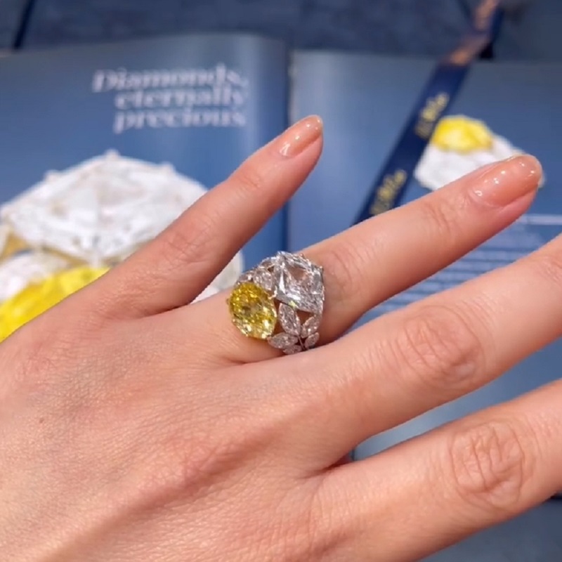 6.99 Carats Yellow And White Color Symmetry Double Stone Diamonds Ring