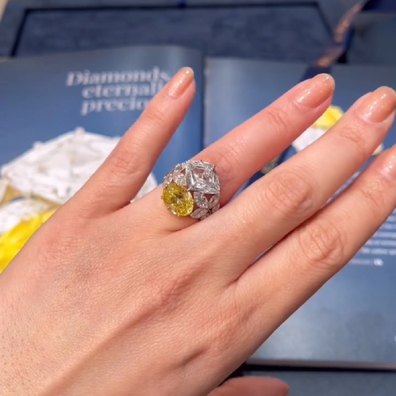 6.99 Carats Yellow And White Color Symmetry Double Stone Diamonds Ring