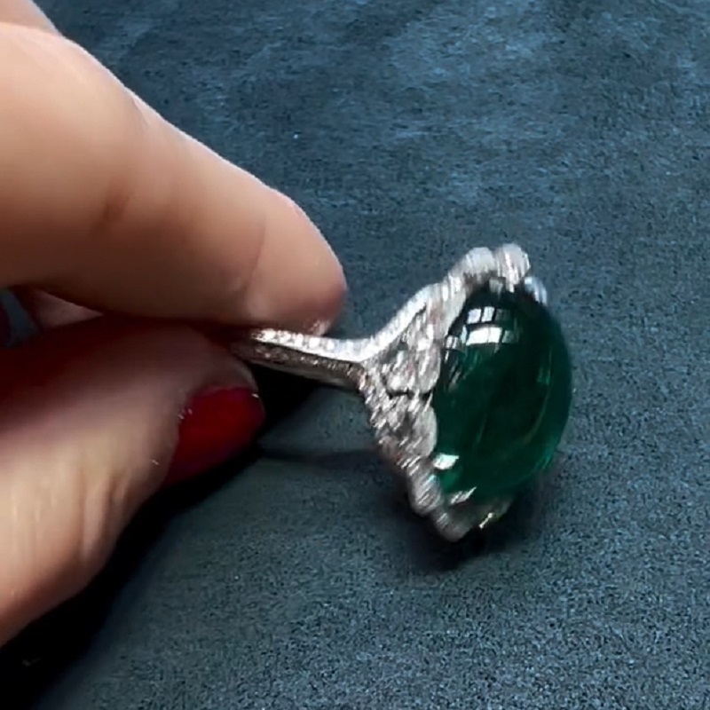 16.42 Carats Oval Cut Emerald & Diamonds Split Shank Engagement Ring