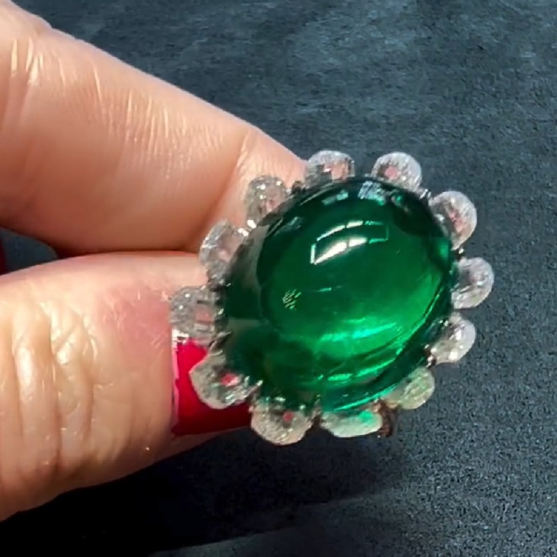 16.42 Carats Oval Cut Emerald & Diamonds Split Shank Engagement Ring