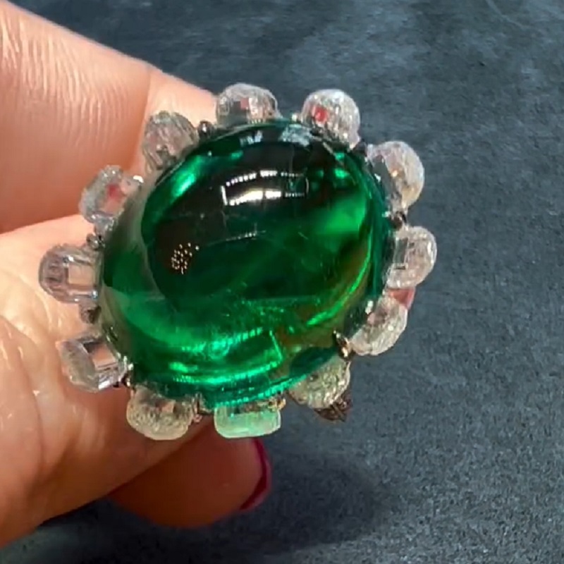 16.42 Carats Oval Cut Emerald & Diamonds Split Shank Engagement Ring