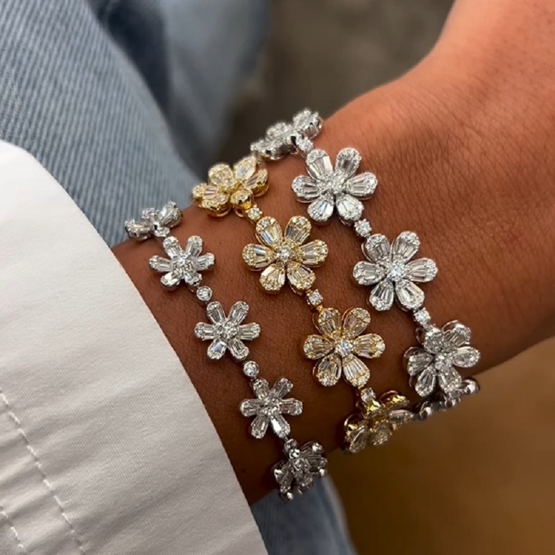 3.15 Carats Round Cut Gold Diamond Leah Flower Bangle