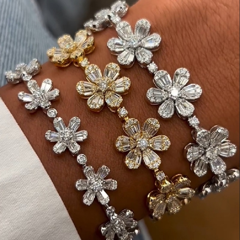 3.15 Carats Round Cut Gold Diamond Leah Flower Bangle