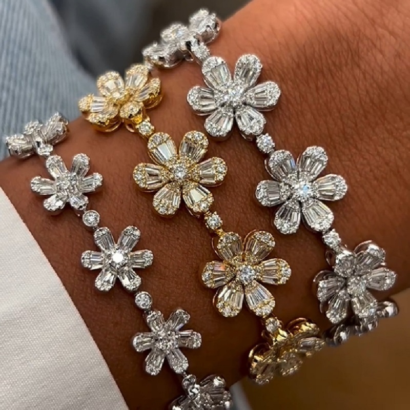 3.15 Carats Round Cut Gold Diamond Leah Flower Bangle