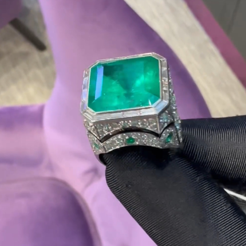 12.7 Carats Men's Certified Colombian Emerald And Diamond Ring