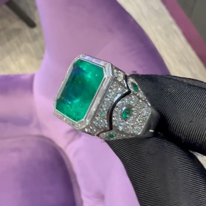 12.7 Carats Men's Certified Colombian Emerald And Diamond Ring