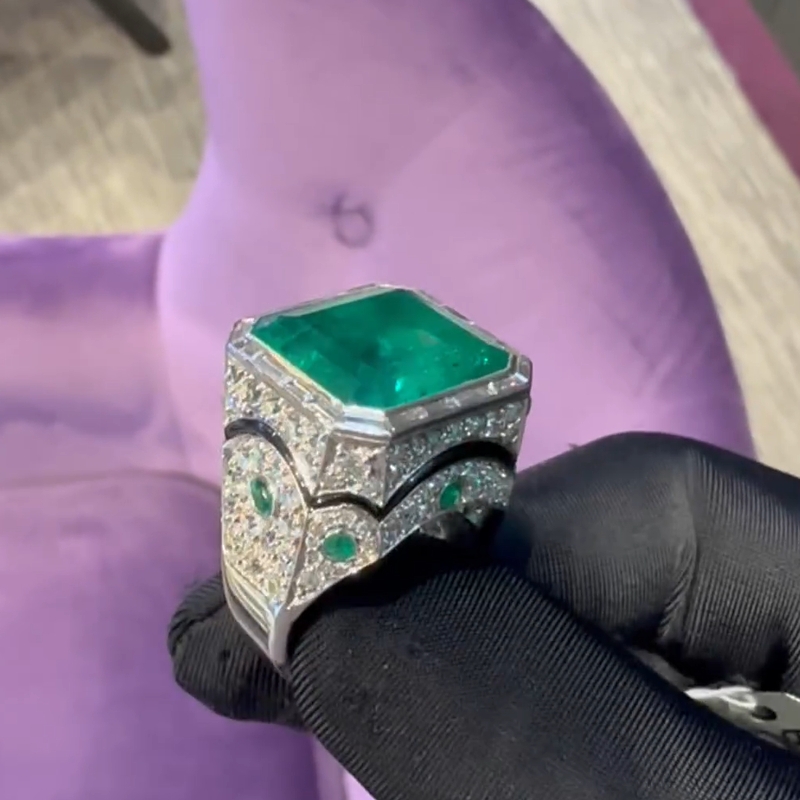12.7 Carats Men's Certified Colombian Emerald And Diamond Ring