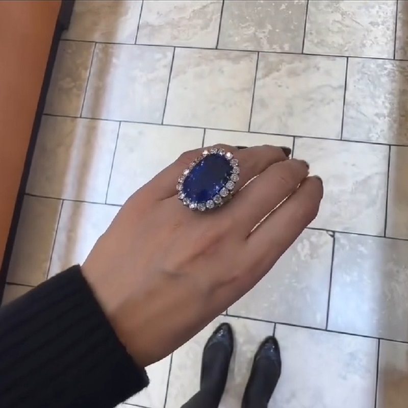 19.5 Carats Radiant Cut Ceylon Sapphire Halo Ring