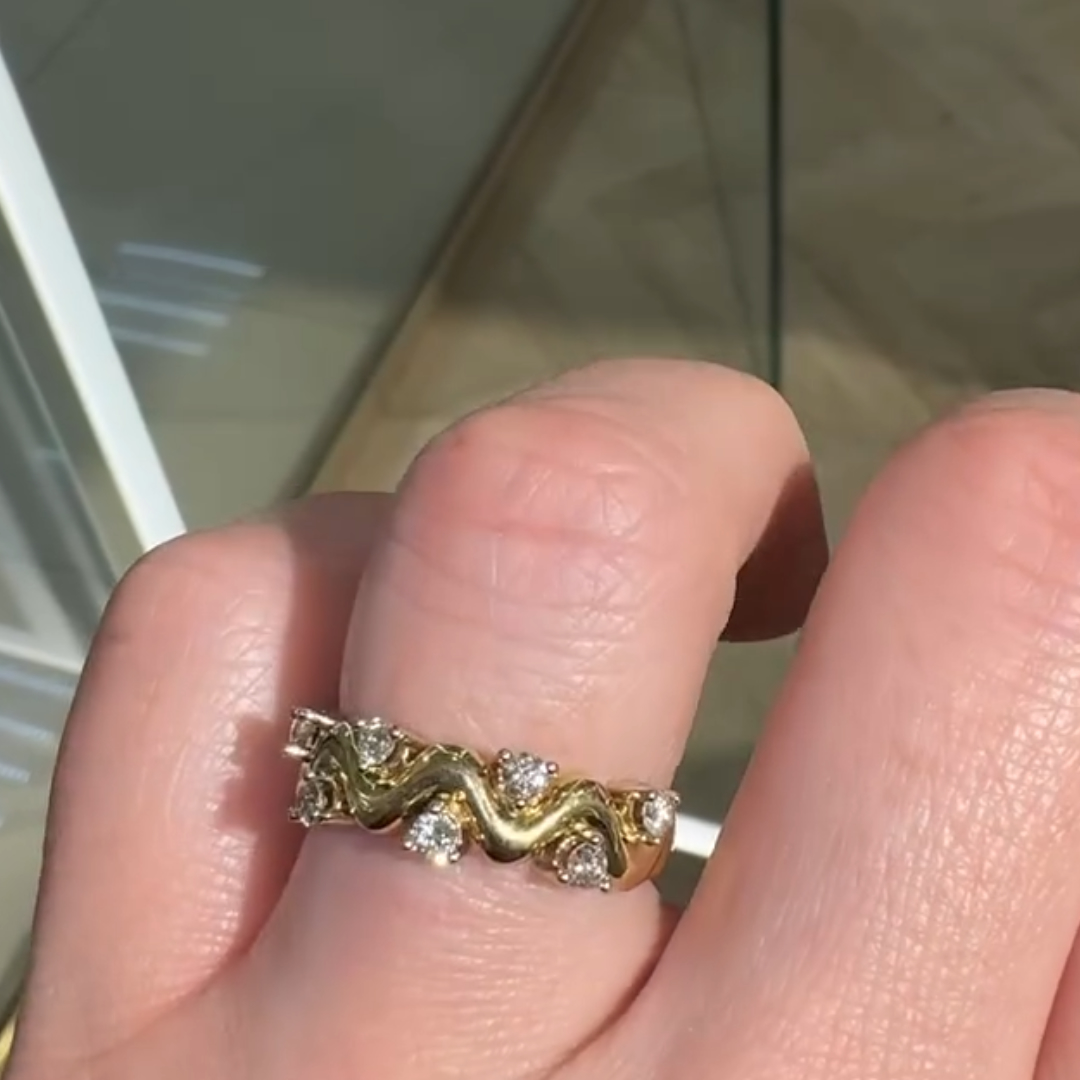 1.65ctw Unique Wave-Shaped White Stone Ring