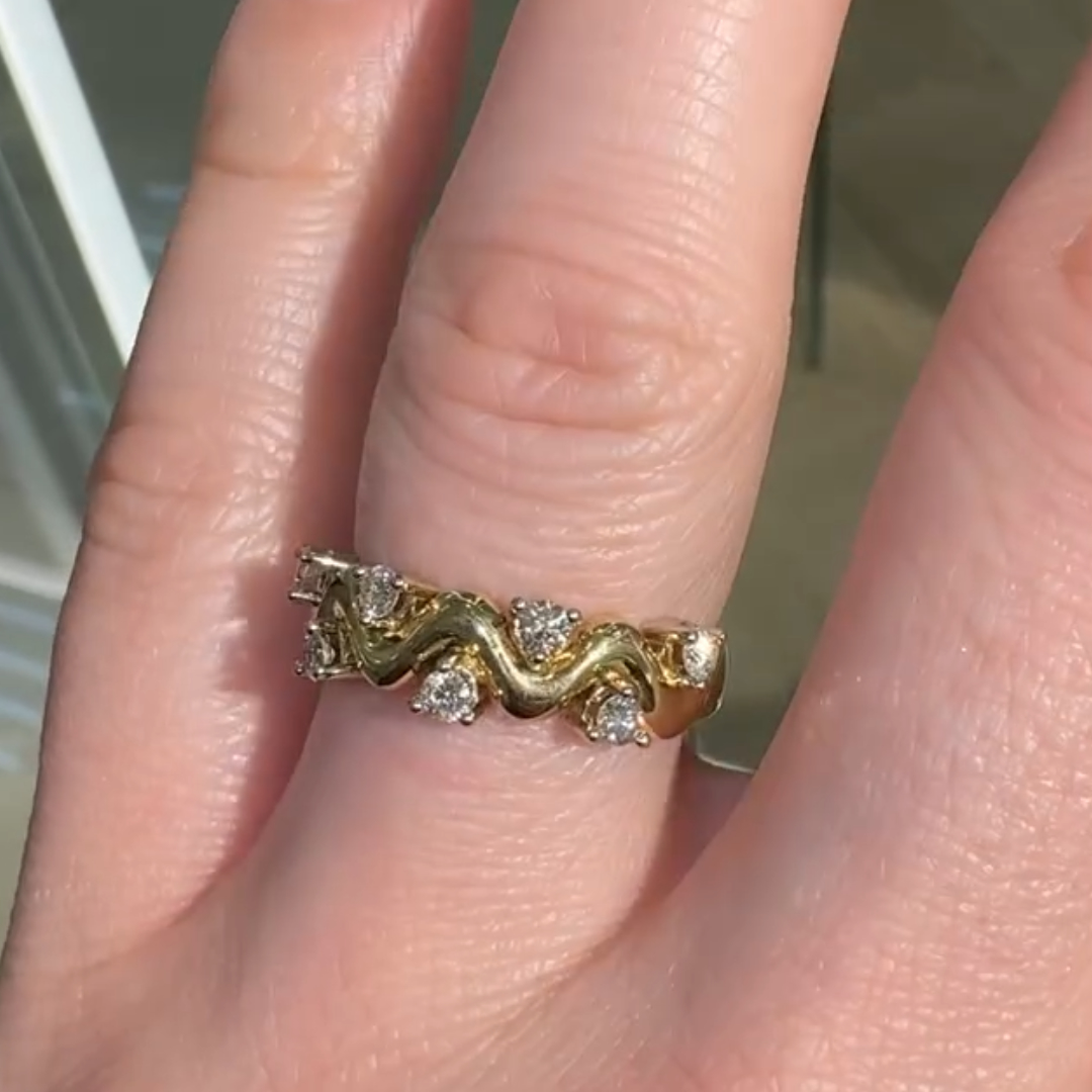 1.65ctw Unique Wave-Shaped White Stone Ring