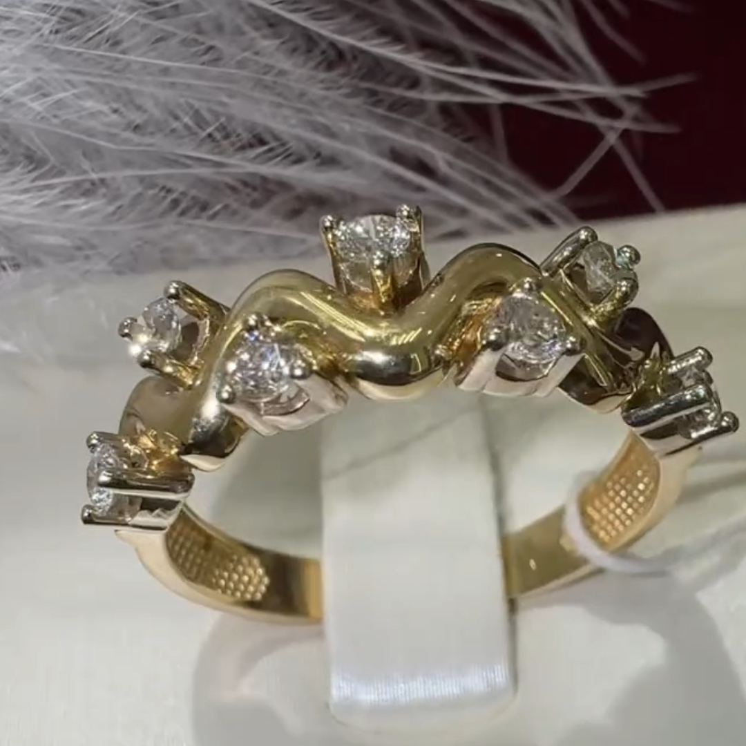 1.65ctw Unique Wave-Shaped White Stone Ring