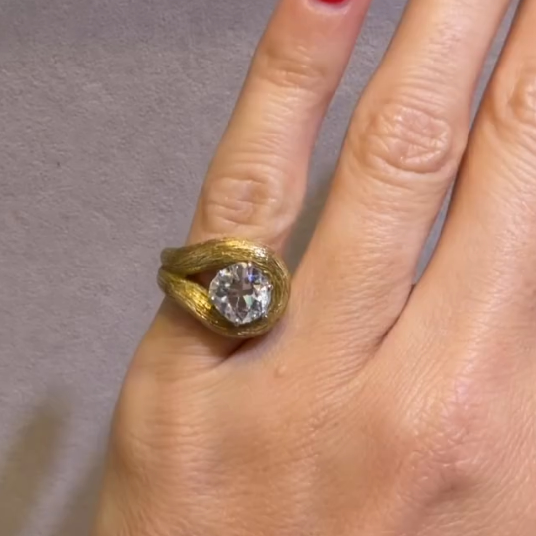 Exquisite Retro Design 1.76ct White Stone Solitaire Ring