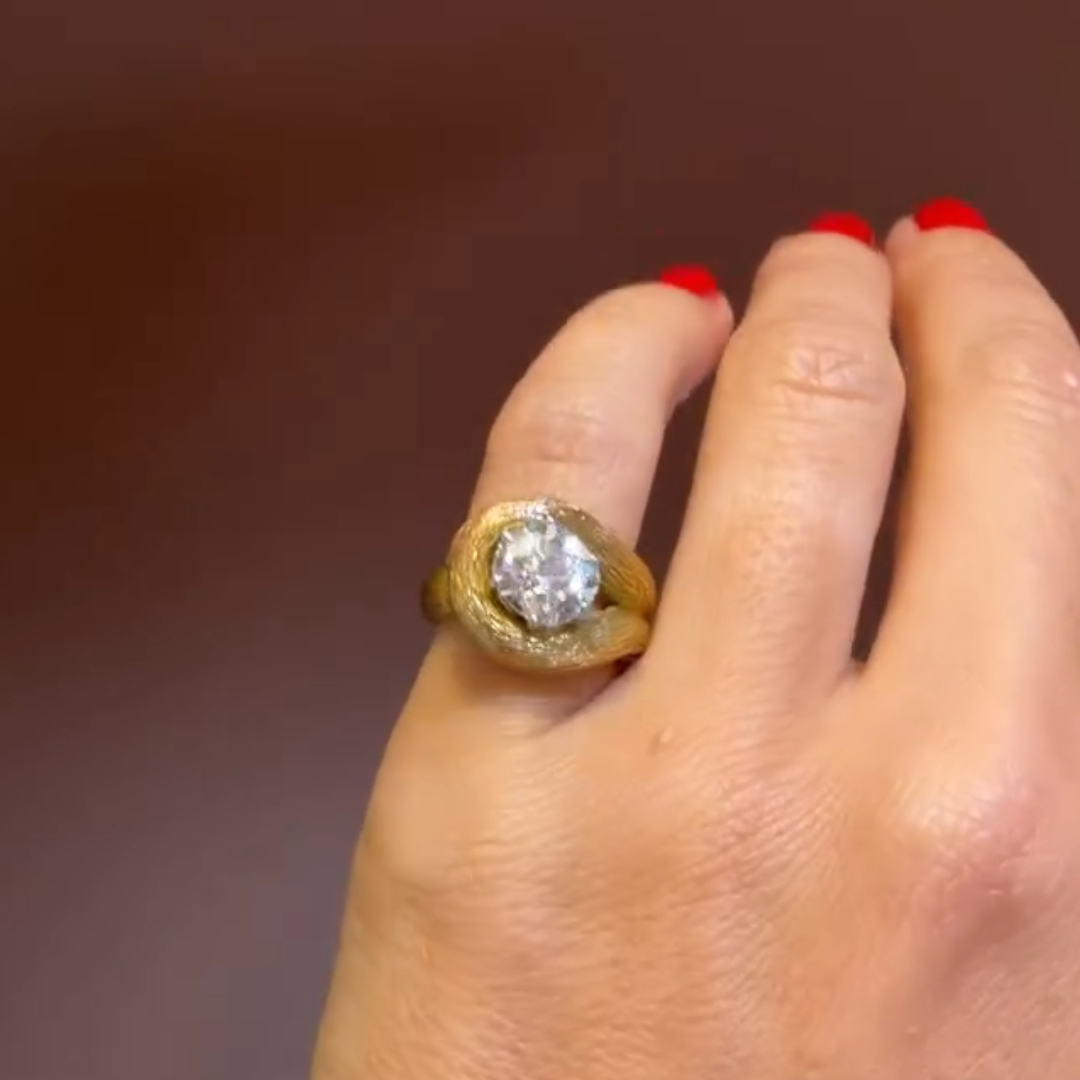 Exquisite Retro Design 1.76ct White Stone Solitaire Ring