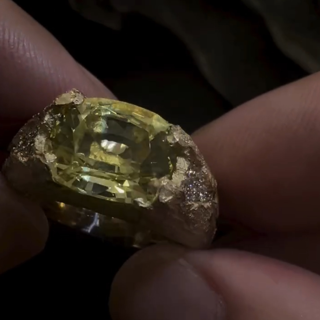 4ct Vintage Finish Yellow Sapphire Ring