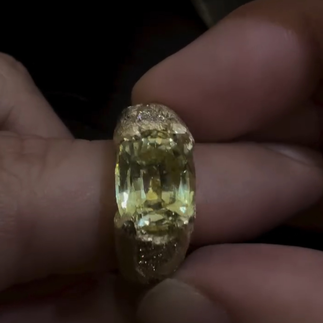 4ct Vintage Finish Yellow Sapphire Ring
