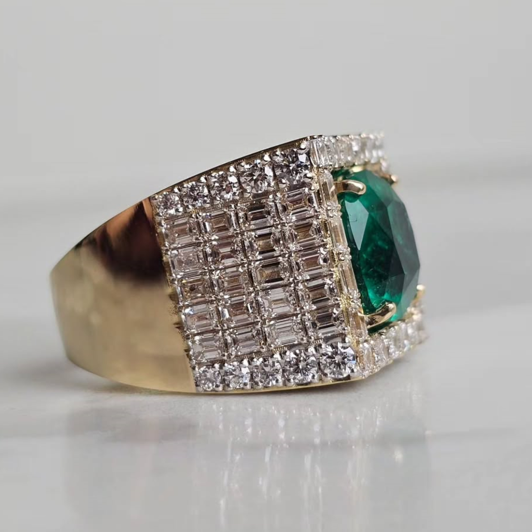8ct Cushion Cut Emerald Green Stone Ring In Hip Hop Style