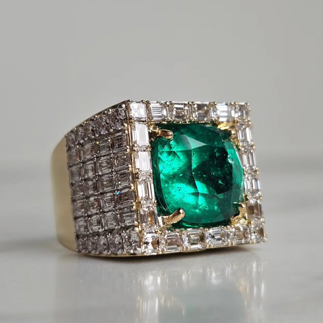 8ct Cushion Cut Emerald Green Stone Ring In Hip Hop Style