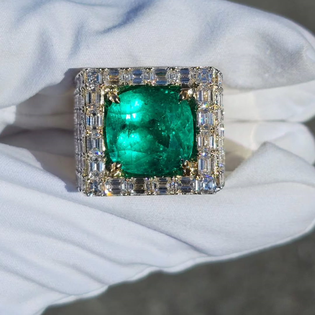 8ct Cushion Cut Emerald Green Stone Ring In Hip Hop Style