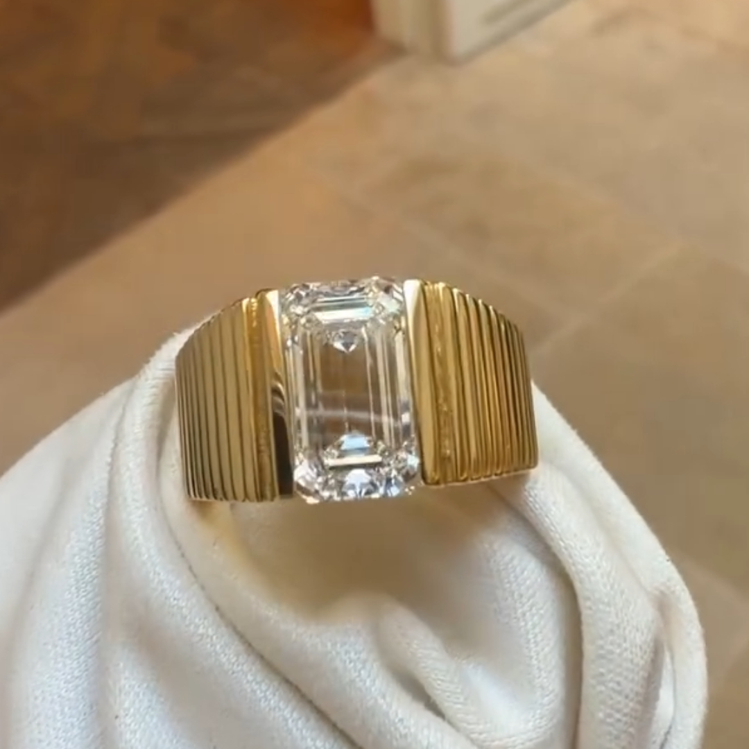 Fashion 12 Step Design Emerald Cut White Stone Ring