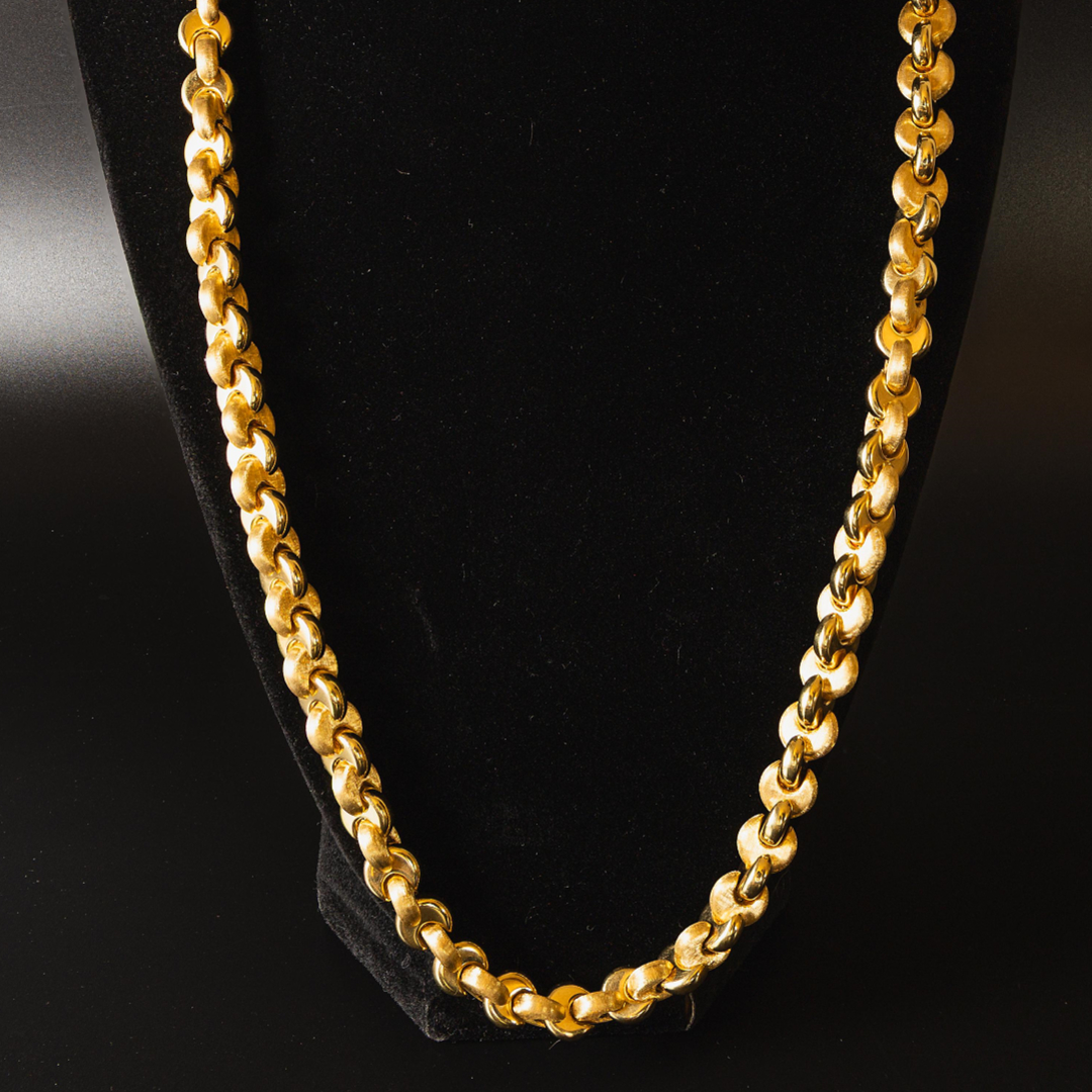 18k Yellow Gold Necklace With Interlocking Links