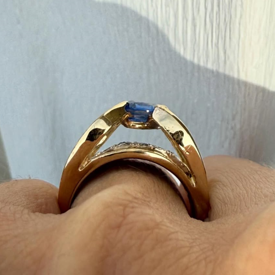Retro Design 3ct Cushion Cut Sapphire Blue Stone Ring