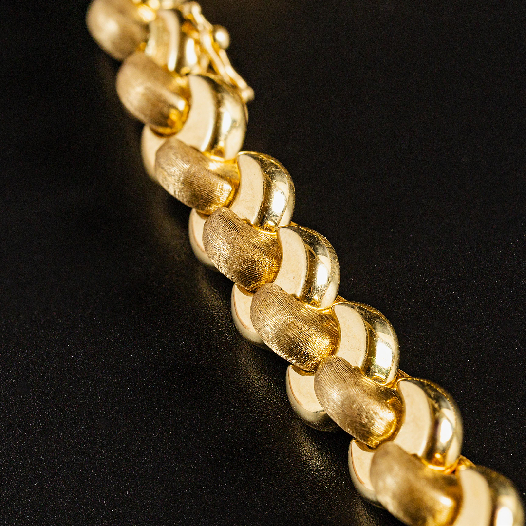 18k Yellow Gold Necklace With Interlocking Links