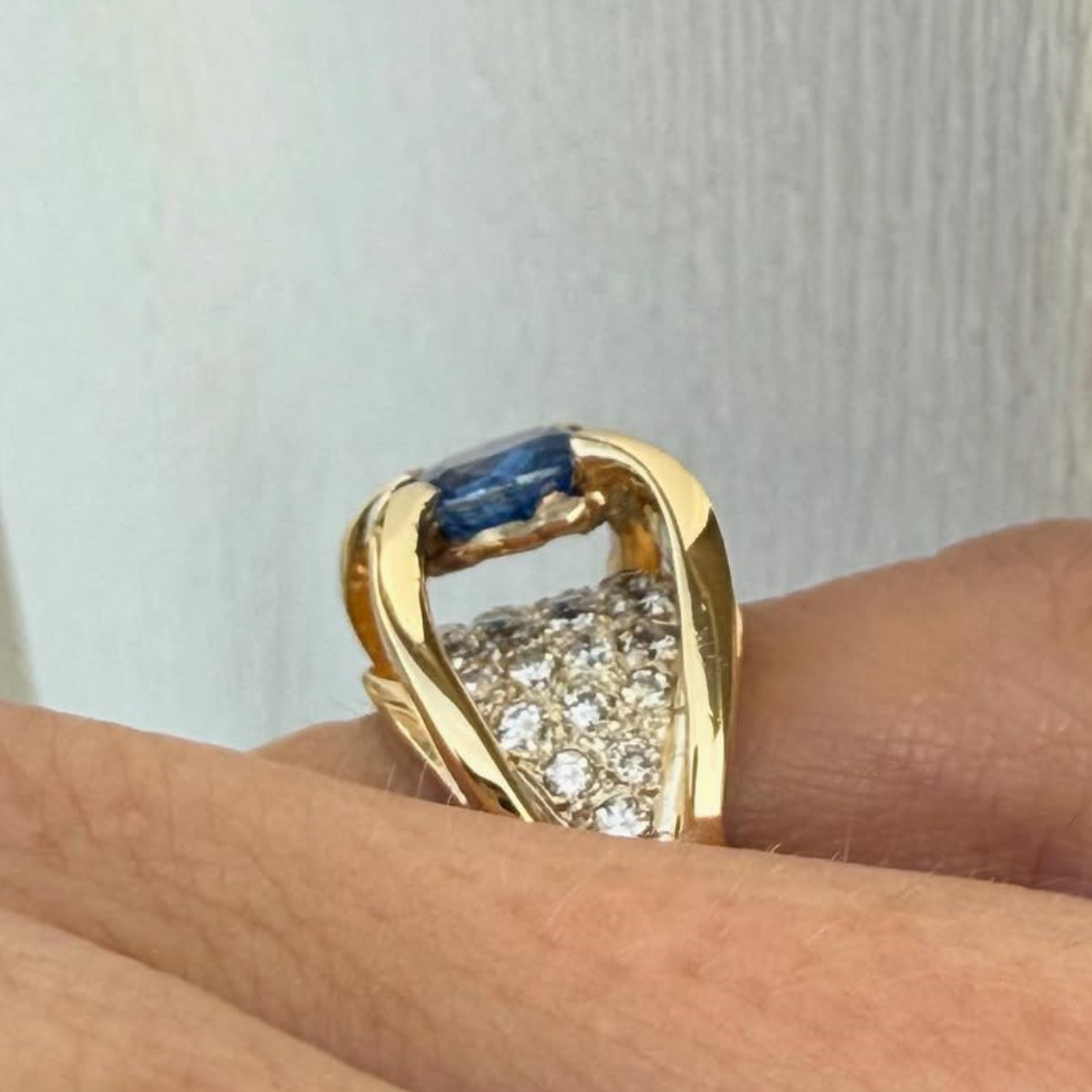 Retro Design 3ct Cushion Cut Sapphire Blue Stone Ring