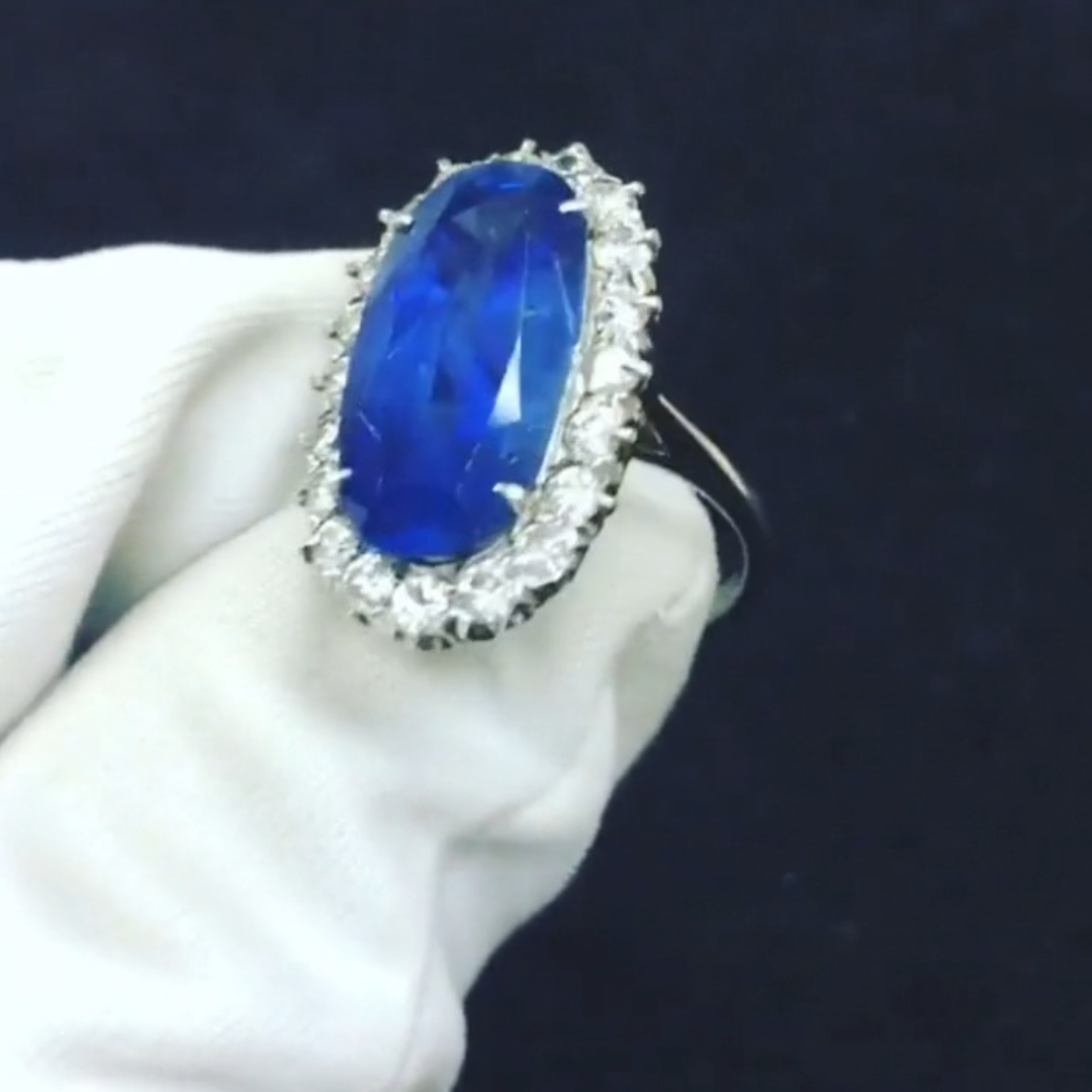 Antique Old Mine 11.30 Carat  Blue Sapphire Stone Ring